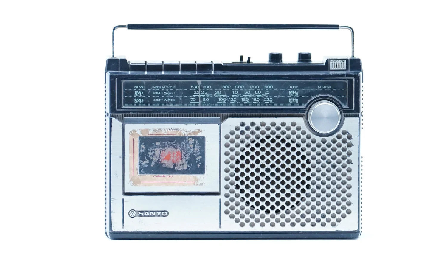 Silver Sanyo portable radio